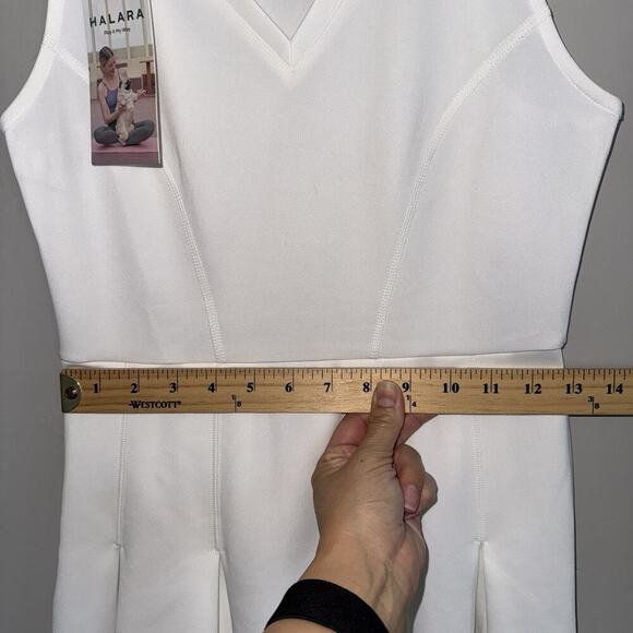 NWT Halara V-Neck Sleeveless Pleated Hem Mini Golf Active Dress Woman’s XS White - Picture 10 of 11